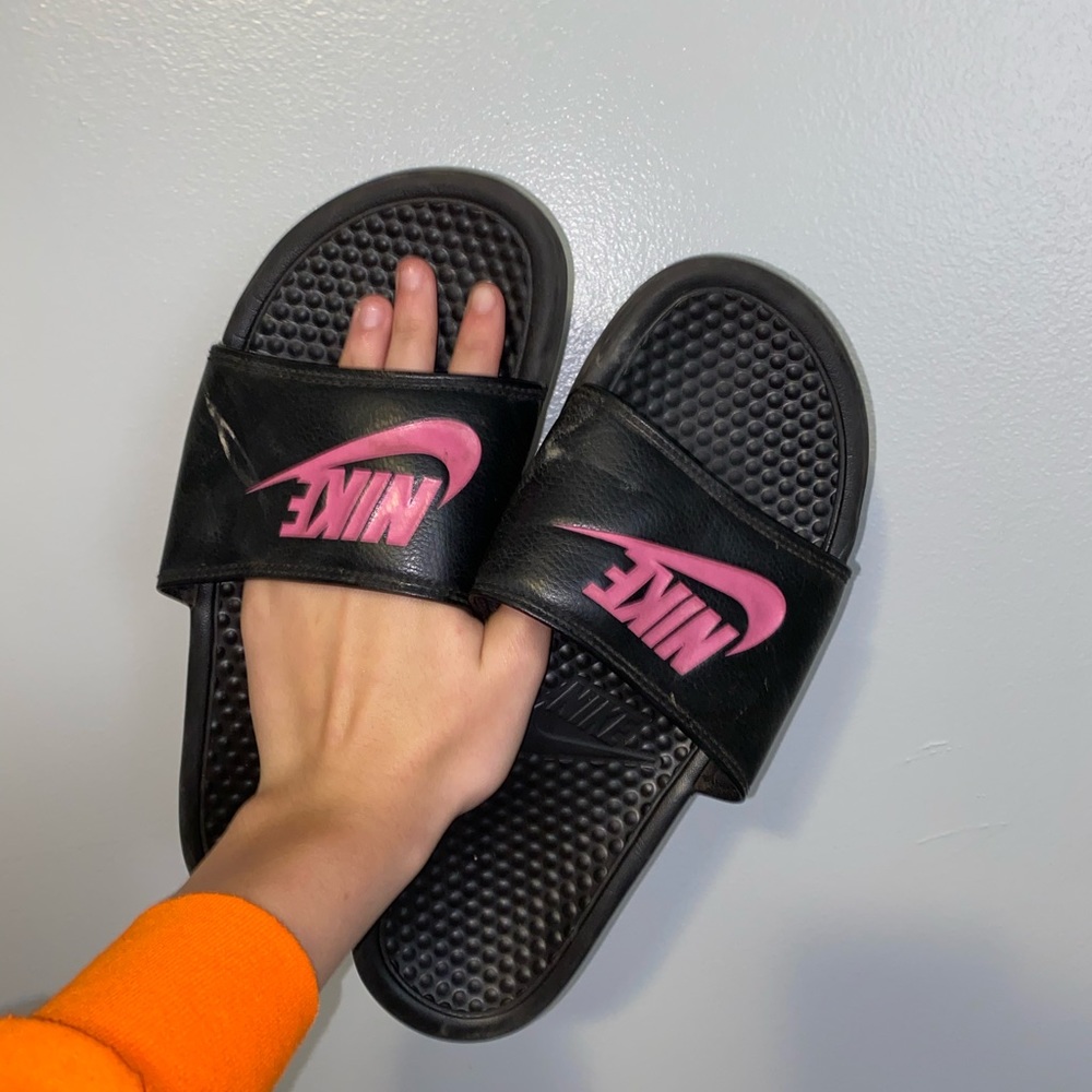Nike slides